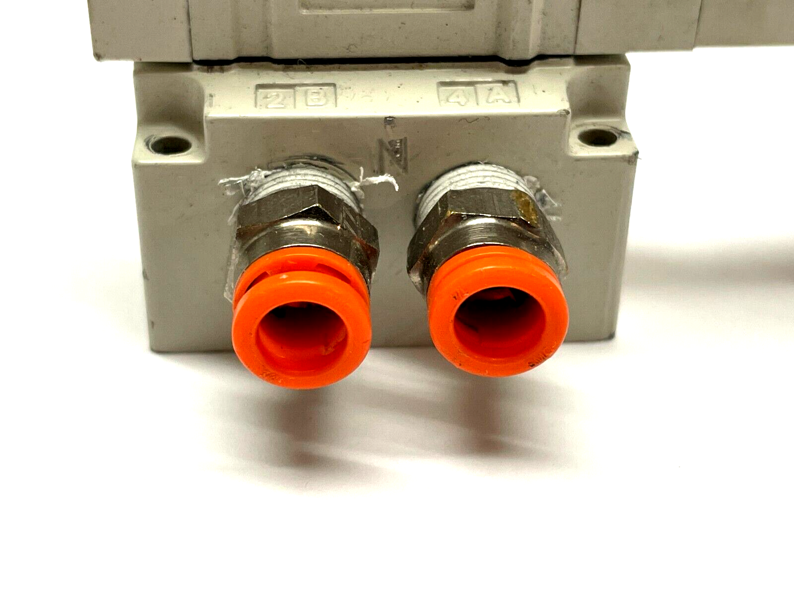 SV1100-5W2U-01N | SMC 5-Port 2-Pos. Single Solenoid Valve, 1/8" NPT - Used - Maverick Industrial Sales