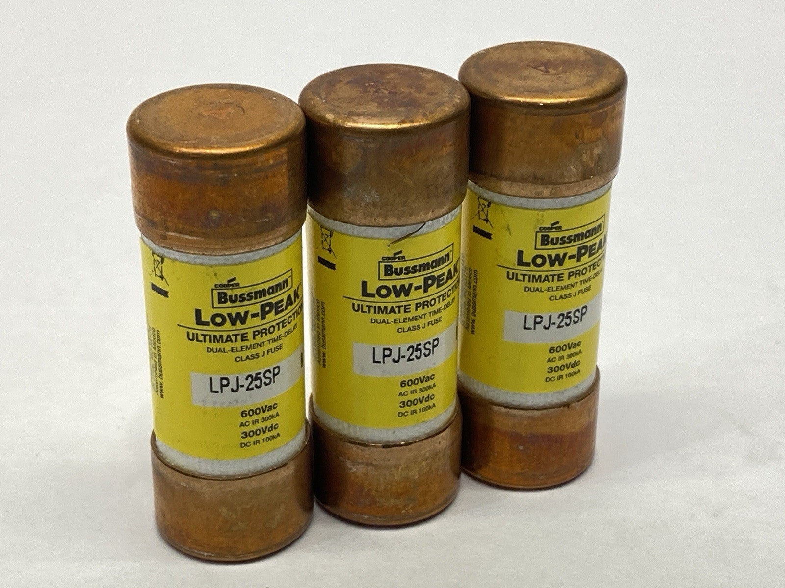 Bussmann LPJ-25SP Low-Peak Time Delay Fuse 25A 300VDC 600VAC LOT OF 3 - Maverick Industrial Sales