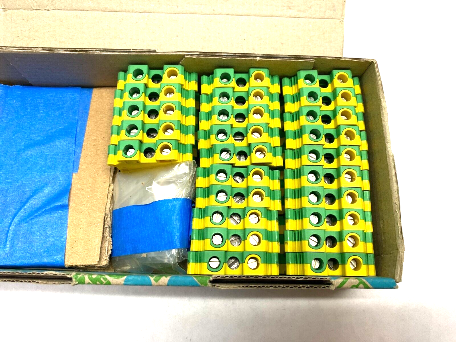Phoenix Contact USLKG 10 N-1 Ground Terminal Block 10.2mm Wide 0442082 BOX OF 25 - Maverick Industrial Sales
