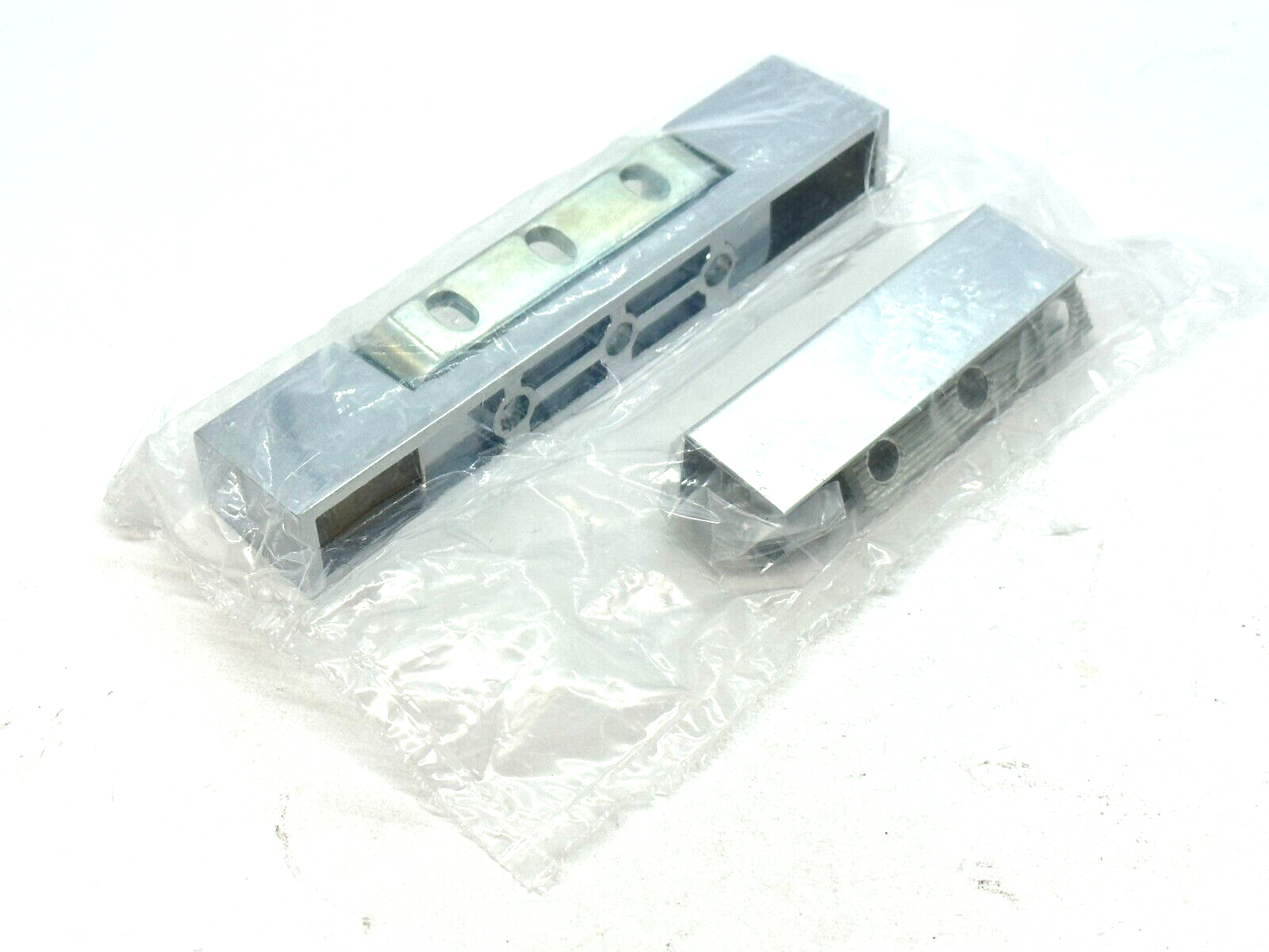 Component Hardware R42-2840 Edgemount Hinge 5/8" Offset - Maverick Industrial Sales