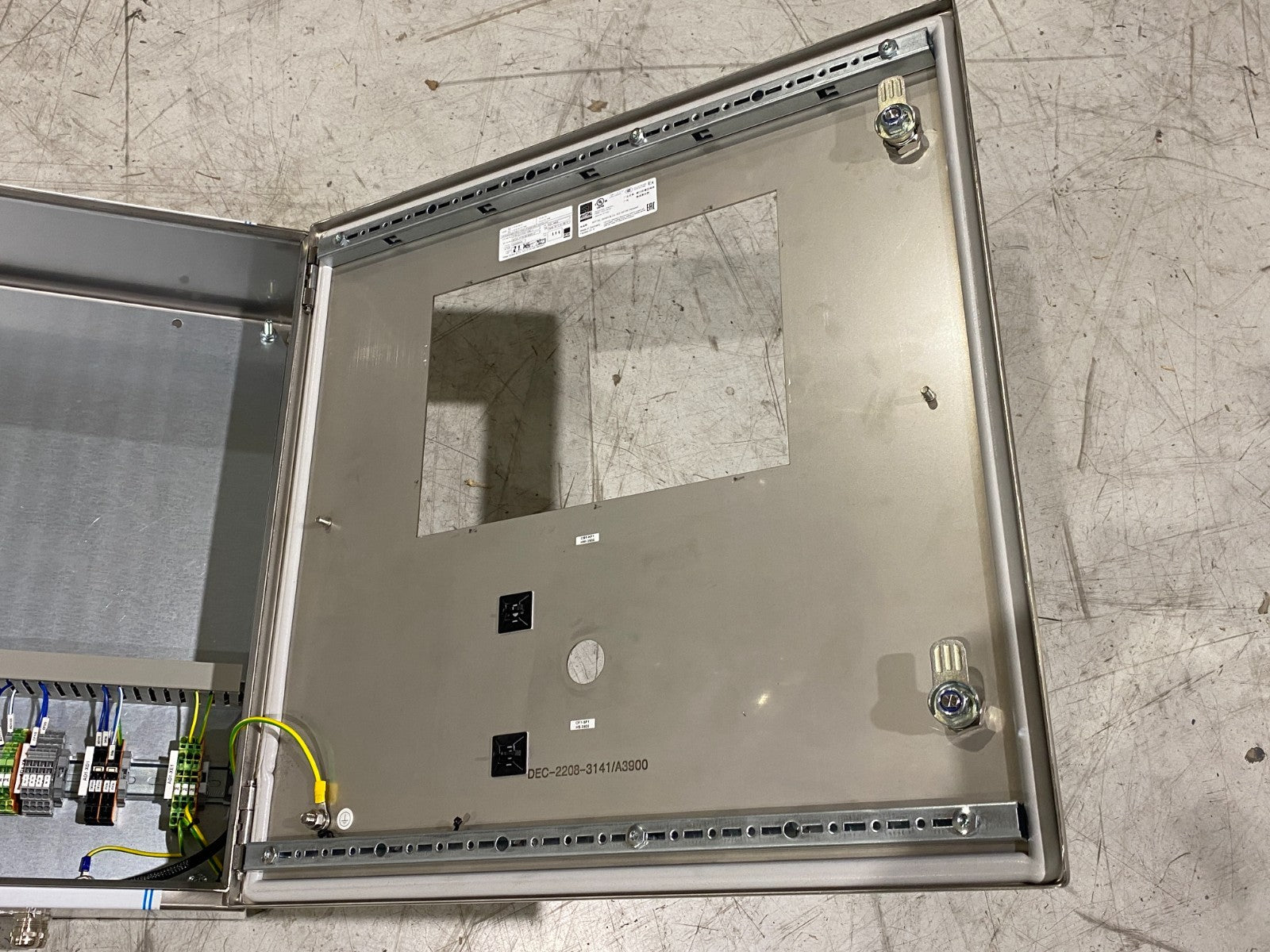 9405600 | Rittal KEL 9405.600 Stainless Steel Enclosure 600x600x210mm HOLE CUT - New – Open box - Maverick Industrial Sales