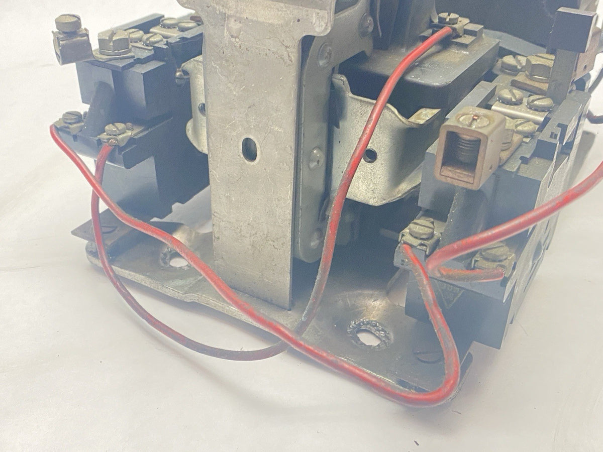 CR2811E 101B | General Electric AC Contractor Motor Starter 90/100A 208/220V 3-PH - For parts or not working - Maverick Industrial Sales
