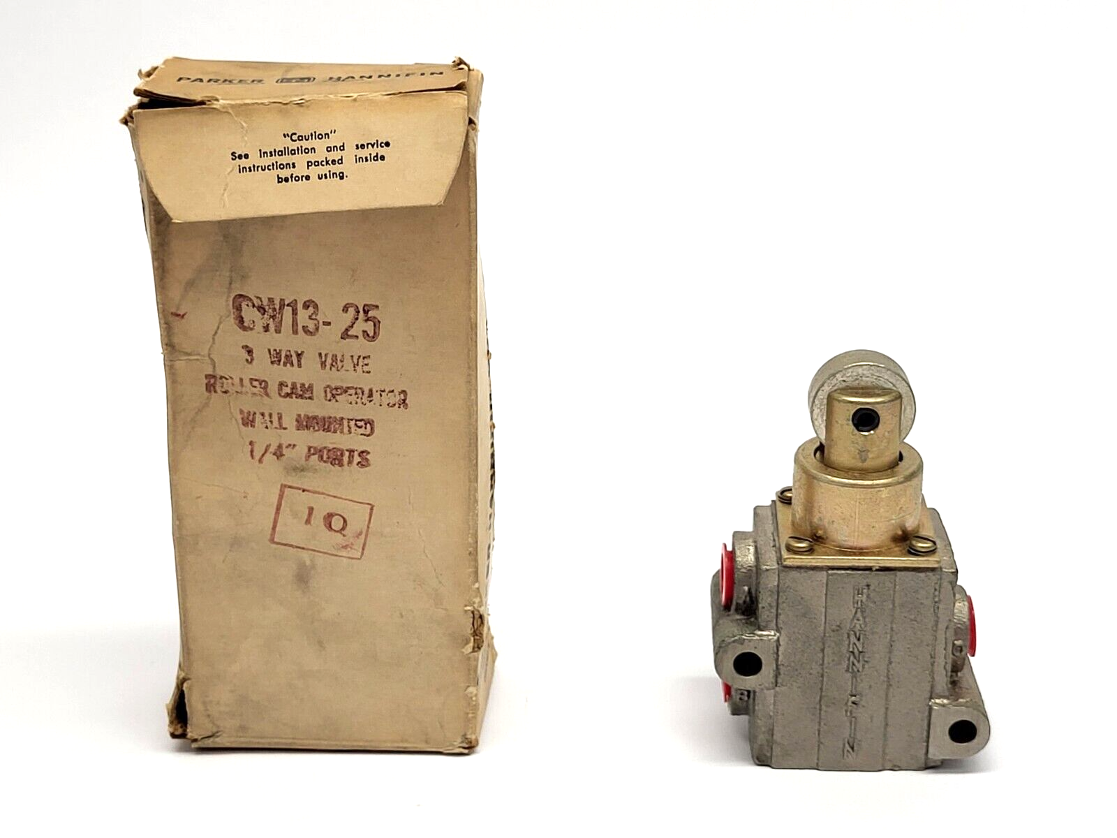 Parker Hannifin CW13-25 Roller Cam Operator 3-Way Valve Wall Mounted 1/4" Ports - Maverick Industrial Sales