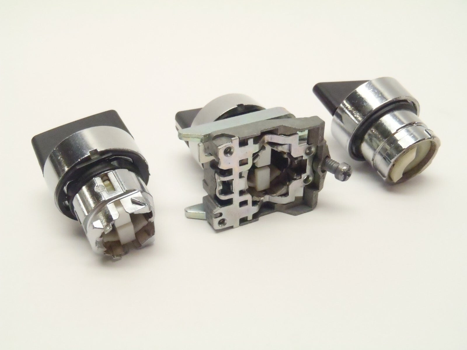 3-Position Momentary Selector Switch LOT OF 3 - Maverick Industrial Sales