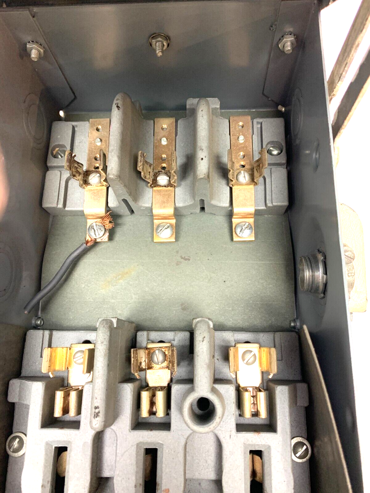 Trumbull Electric MFG. FL-361 Busway 30A, 575V, 3 PH, 3W, 7-1/2 HP - Maverick Industrial Sales