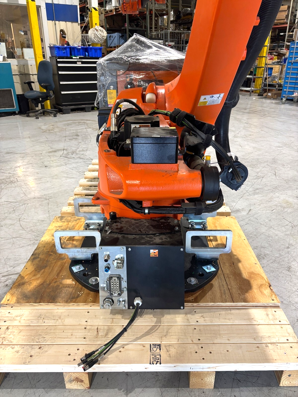 KR210 R3100-2/FLR | Kuka KR 210 R3100-2 / FLR Robot System w/ KR C4 NA UL Cabinet Controller, 2021- Used - Maverick Industrial Sales