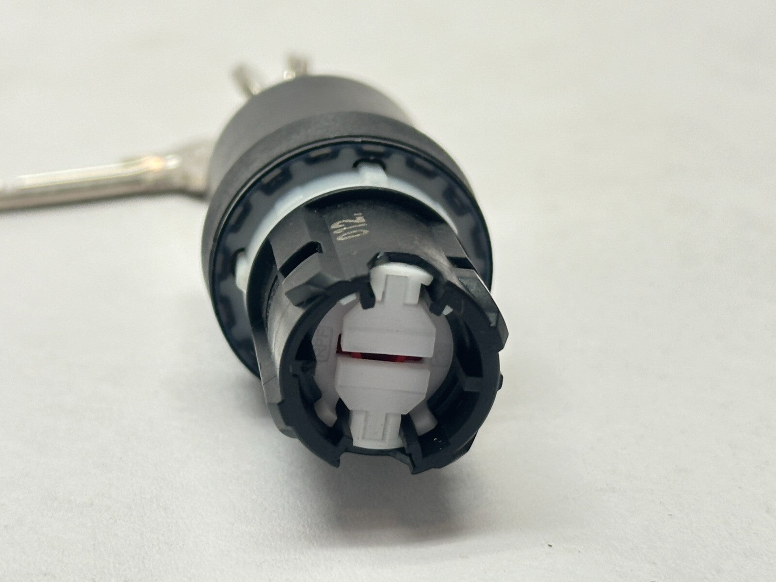 Siemens 3SU1000-5BC01-0AA0 2-Position Keyed Switch Head Momentary 22mm - Maverick Industrial Sales