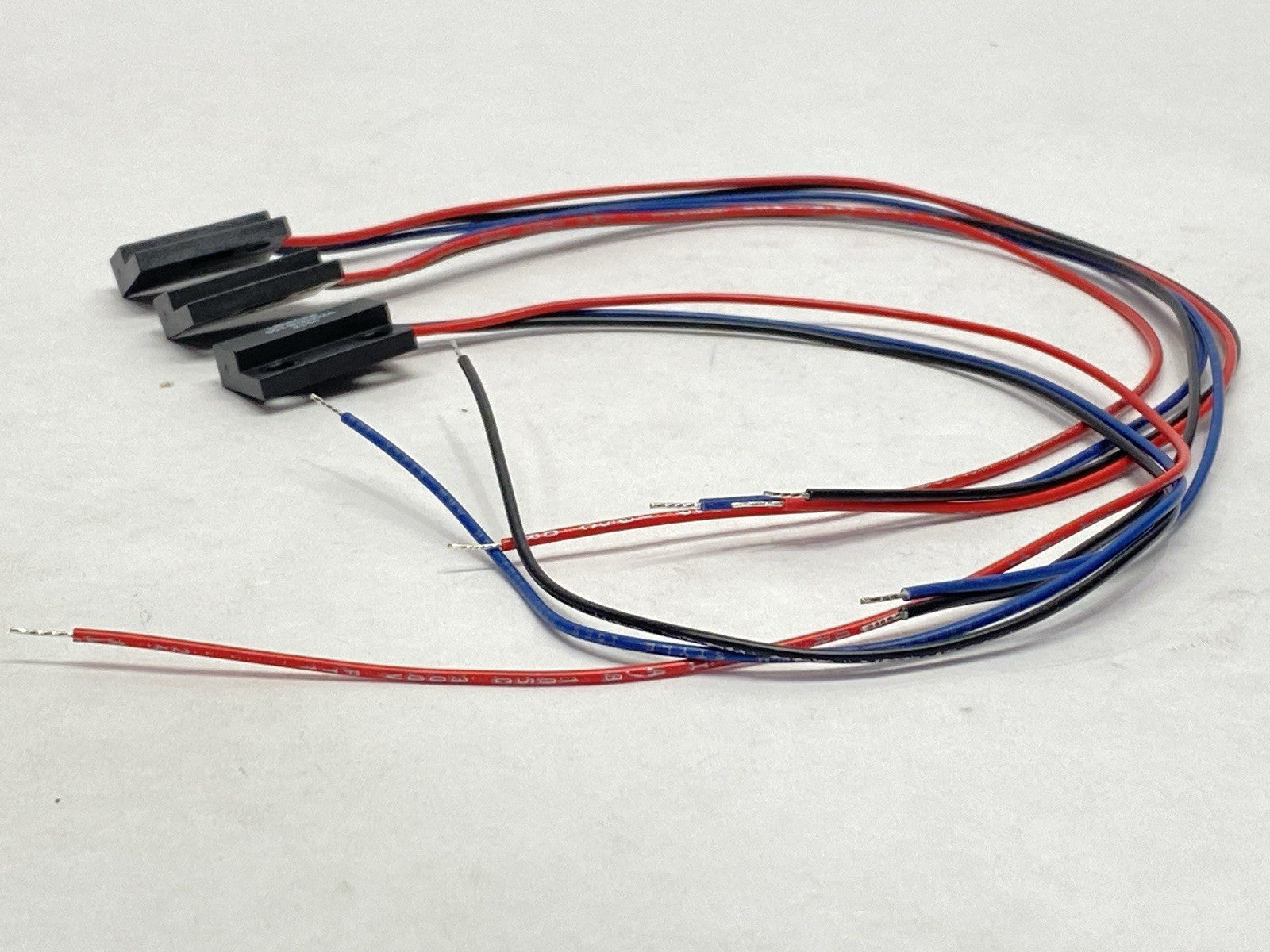 v | Littlefuse 55140-3H-02-A Hall Effect Sensor LOT OF 3 - New – Open box - Maverick Industrial Sales