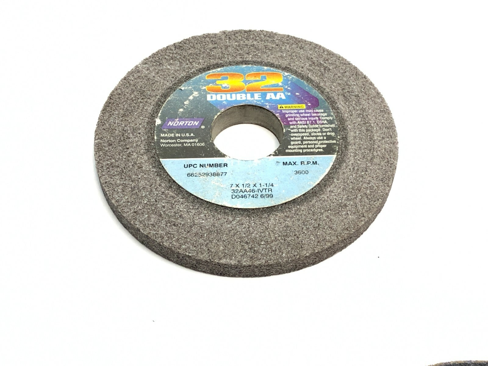 Norton 32AA46-IVTR Grinding Wheels 1-1/4" Bore 3600 RPM LOT OF 5 - Maverick Industrial Sales