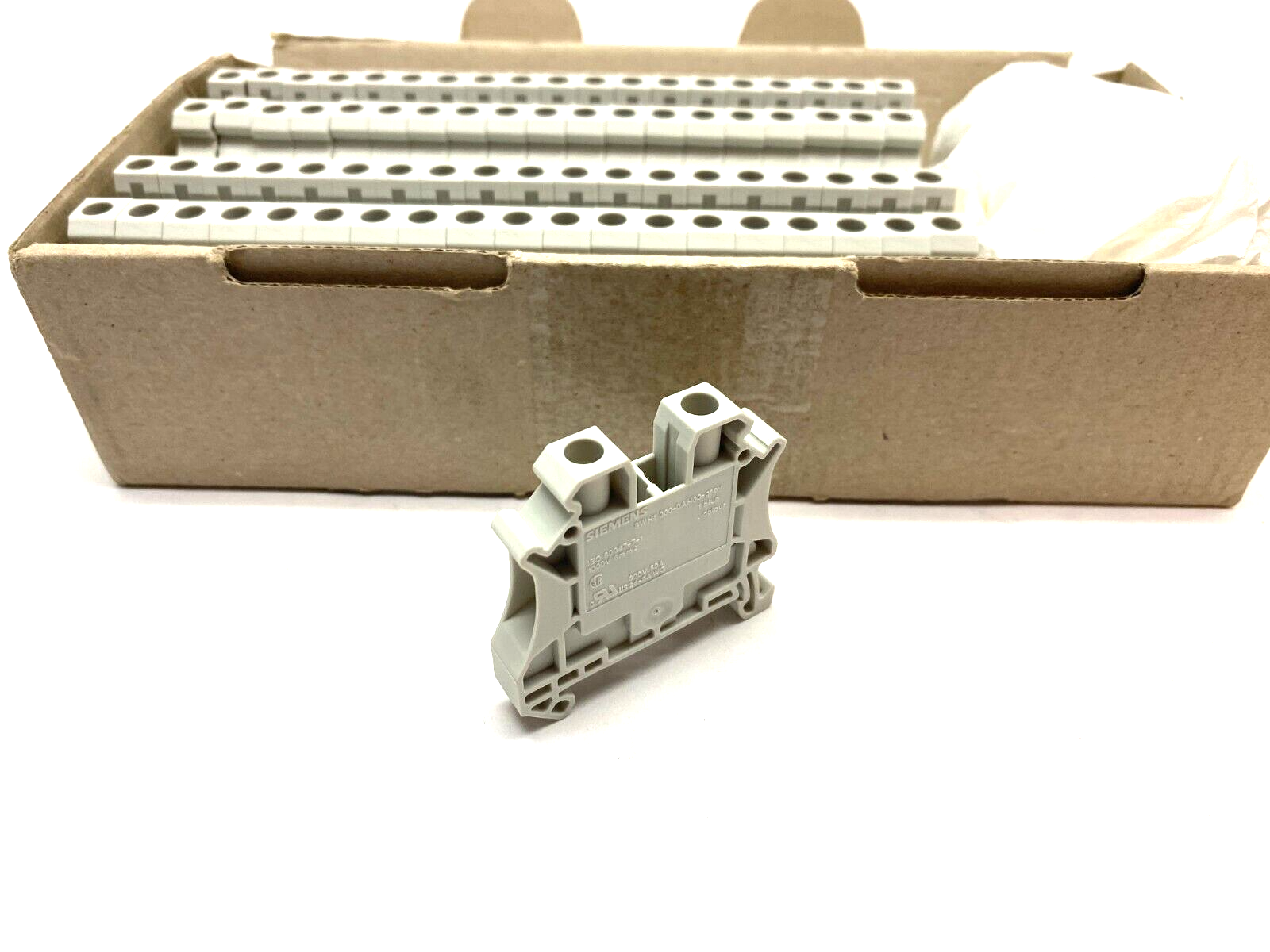Siemens 8WH1000-0AH00 Feed-Through Terminal Block Gray 6mm BOX OF 43 - Maverick Industrial Sales