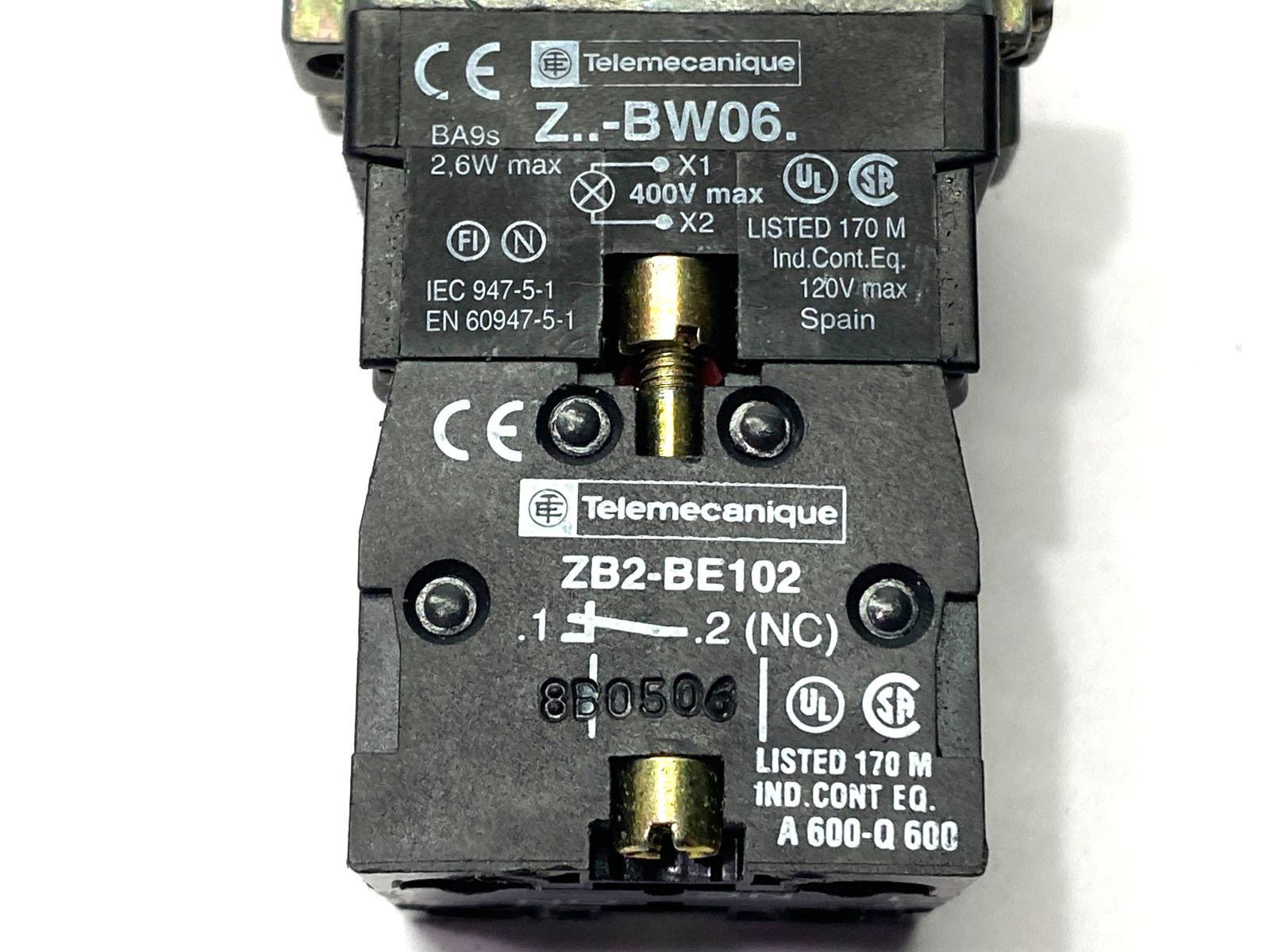 47718102