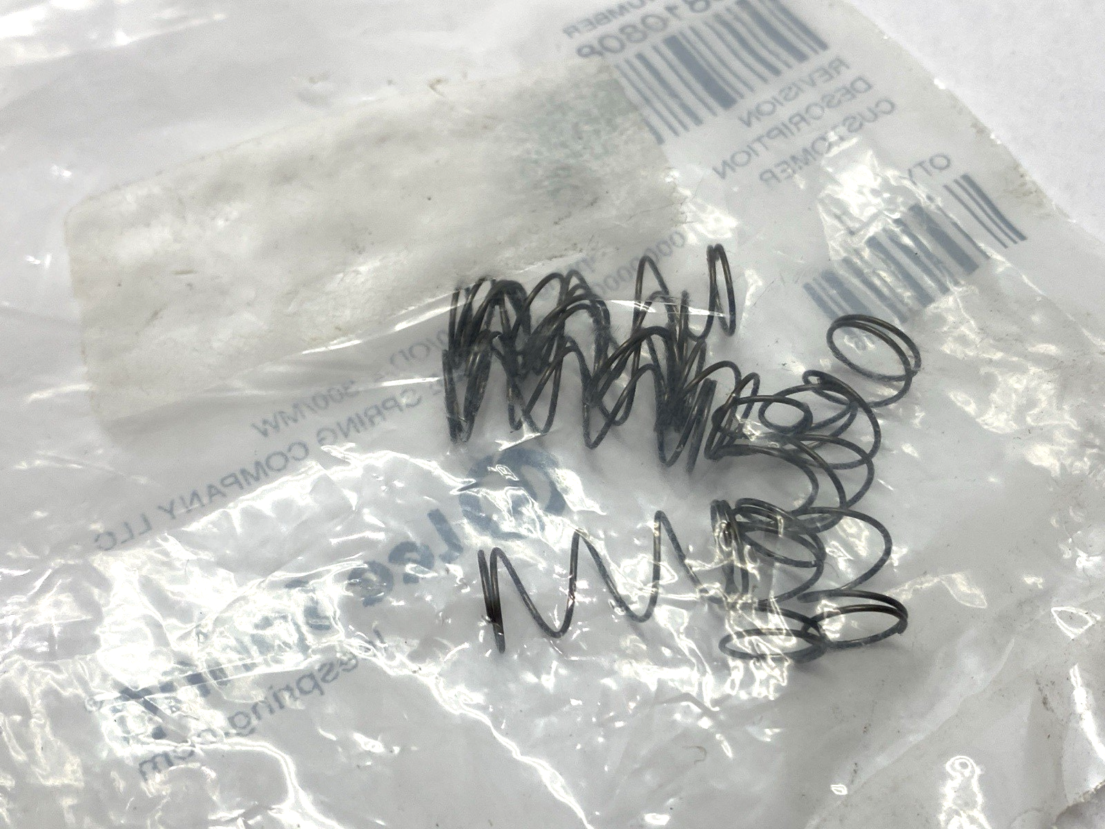 06811160 | Lee Spring 06810808 Spring .75" Long .300" OD/MW LOT OF 50 - New - Maverick Industrial Sales