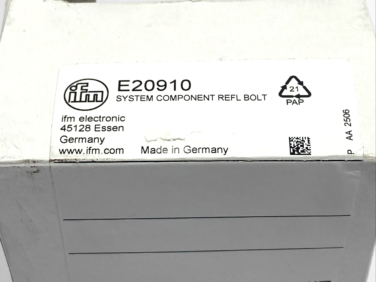 E20910 | ifm Mounting Set For Reflectors SYSTEM COMPONENT REFL BOLT - New – Open box - Maverick Industrial Sales