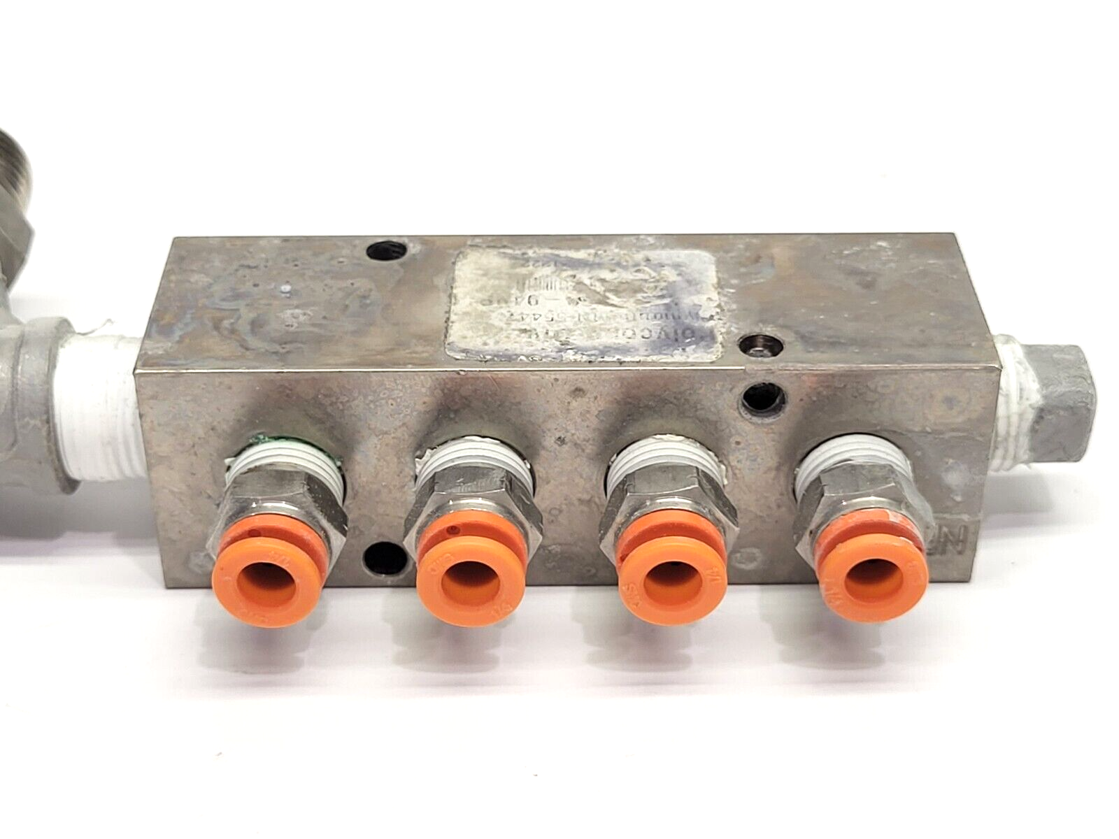 Polyconn PCM20-250-04NP Pneumatic Manifold - Maverick Industrial Sales