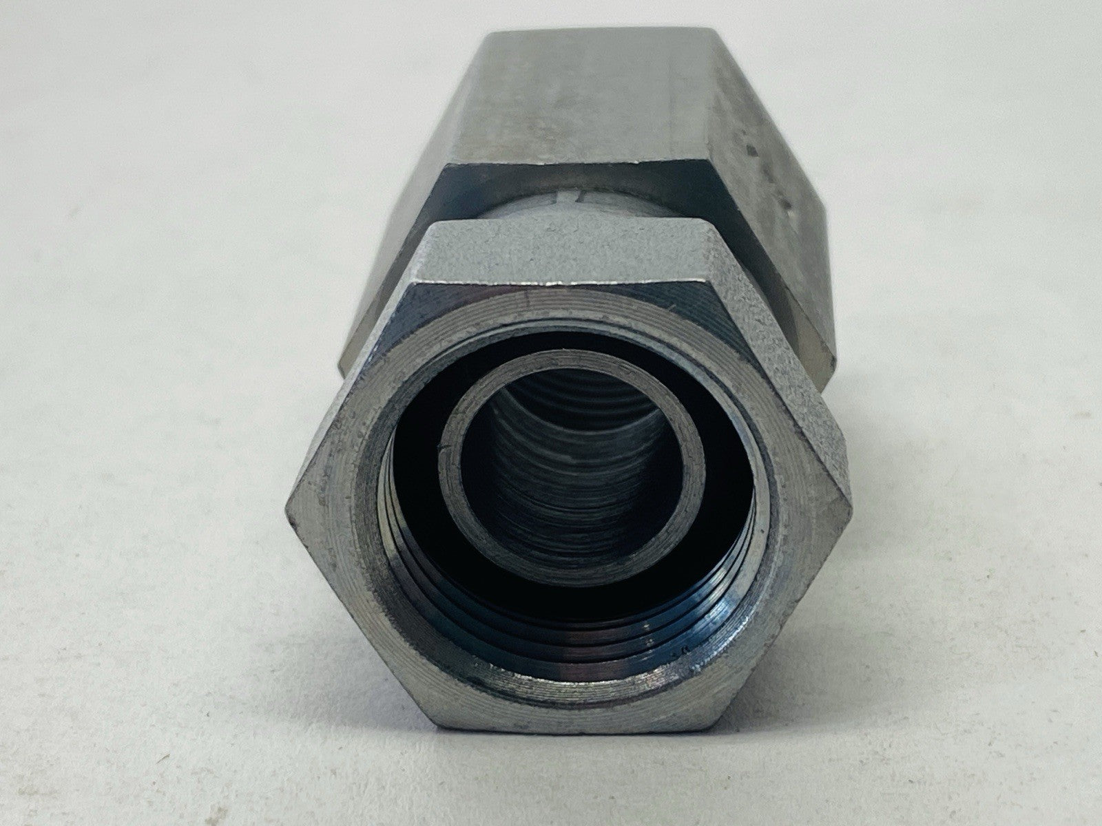 Parker 0207-8-8 Pipe Adapter 1/2-14" x 1/2-14" NPT/NPTF to NPSM Swivel LOT OF 5 - Maverick Industrial Sales