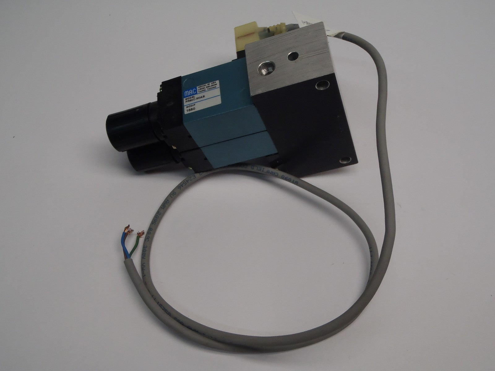 MAC Valves PR92C-M0AB (2) & 35A-B00-DDAJ-1KD Solenoid Valve Assembly - Maverick Industrial Sales