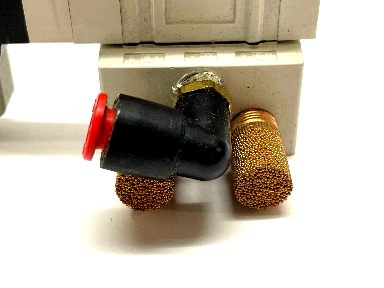 SV1100-5W2U-01N | SMC 5-Port 2-Pos. Single Solenoid Valve, 1/8" NPT - Used - Maverick Industrial Sales