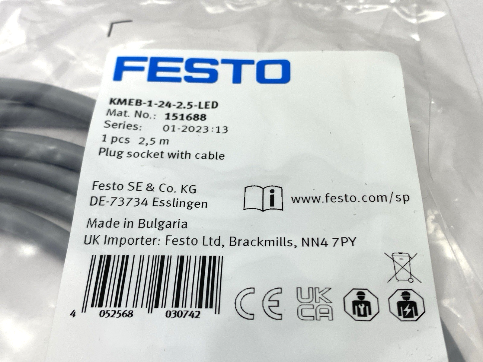 Festo KMC-1-24-2.5-LED Plug Socket w/ Cable 2.5m 151688 - Maverick Industrial Sales