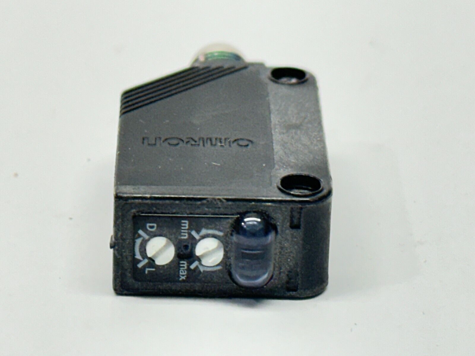 Omron E3Z-B87 Photoelectric Sensor 0.5-2m Male M8 4-Pin PNP - Maverick Industrial Sales