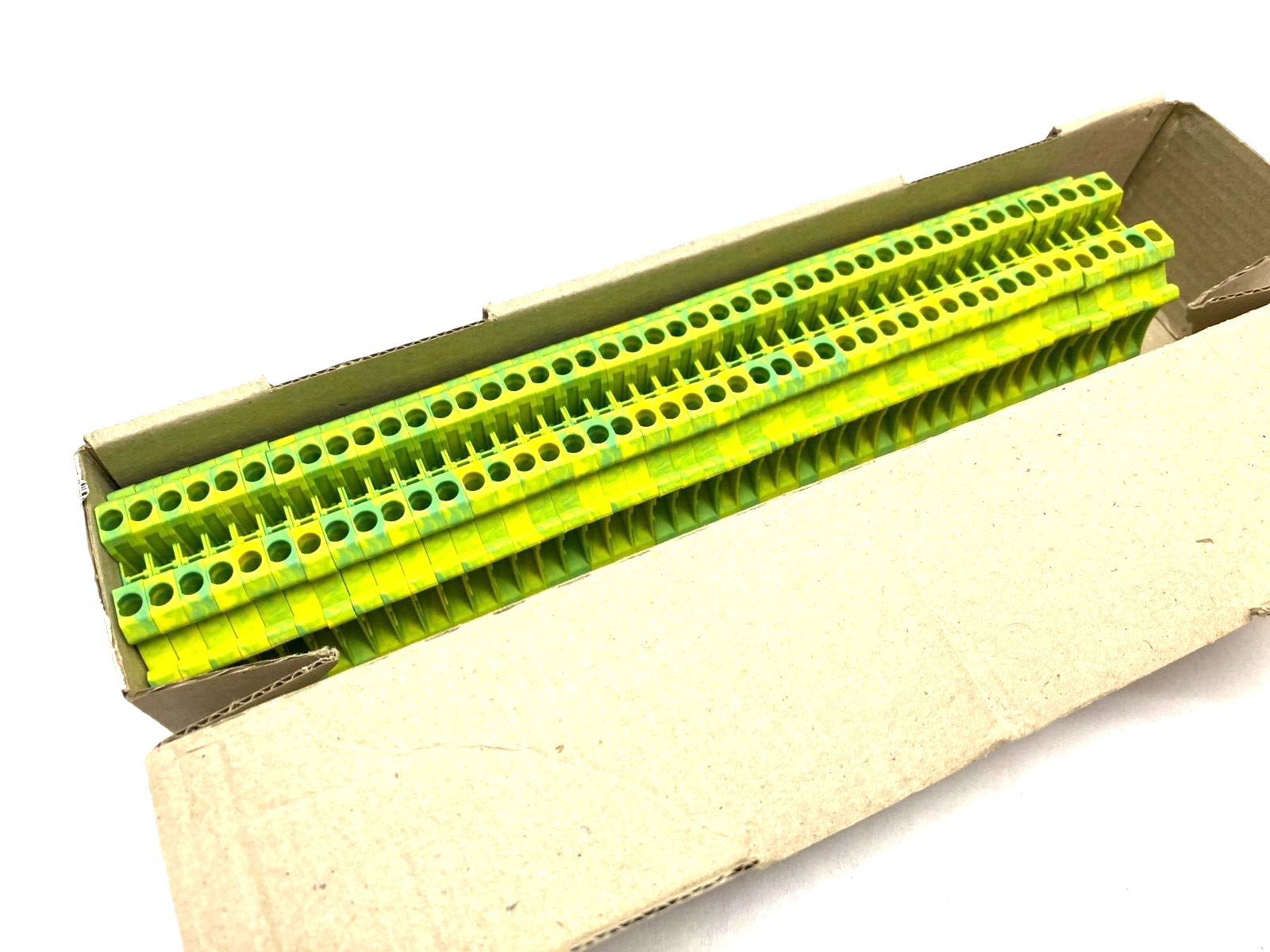 Siemens 8WH1000-0CF07 Ground Terminal Block Green/Yellow 4mm PE/PEN BOX OF 43 - Maverick Industrial Sales