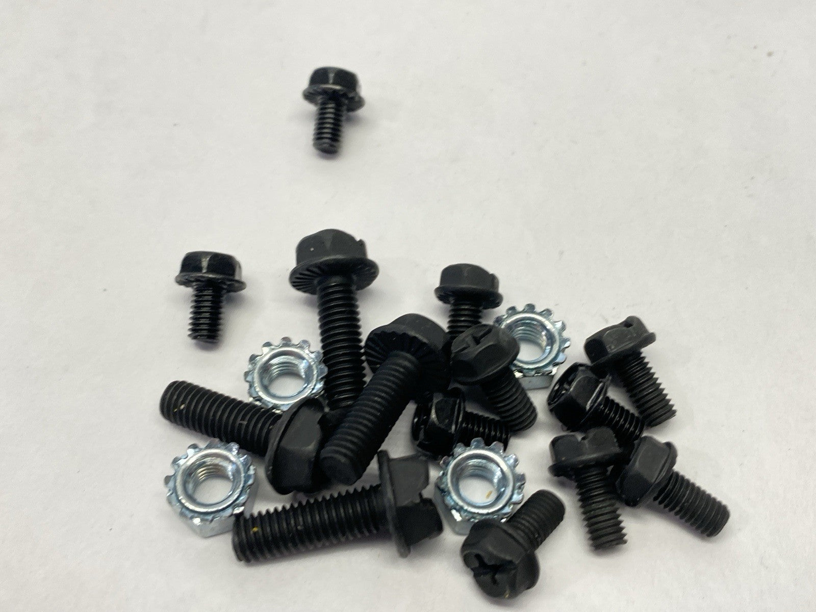 EZLSA-MBK-11 | Banner EZ-SCREEN LS Accessory Bracket End Mount 87521 - New – Open box - Maverick Industrial Sales