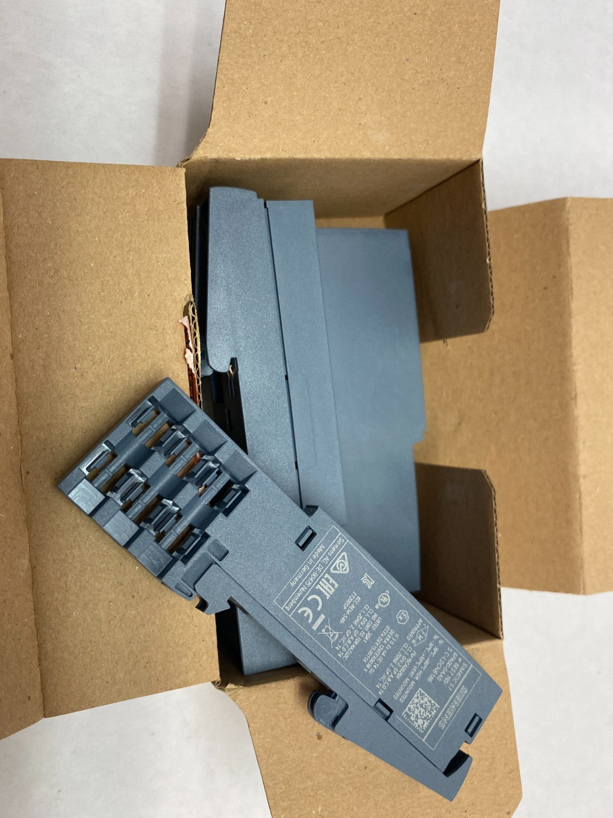 Siemens 6ES7 155-6AU00-0CN0 SIMATIC ET 200SP Interface Module IM155-6PN HF - Maverick Industrial Sales