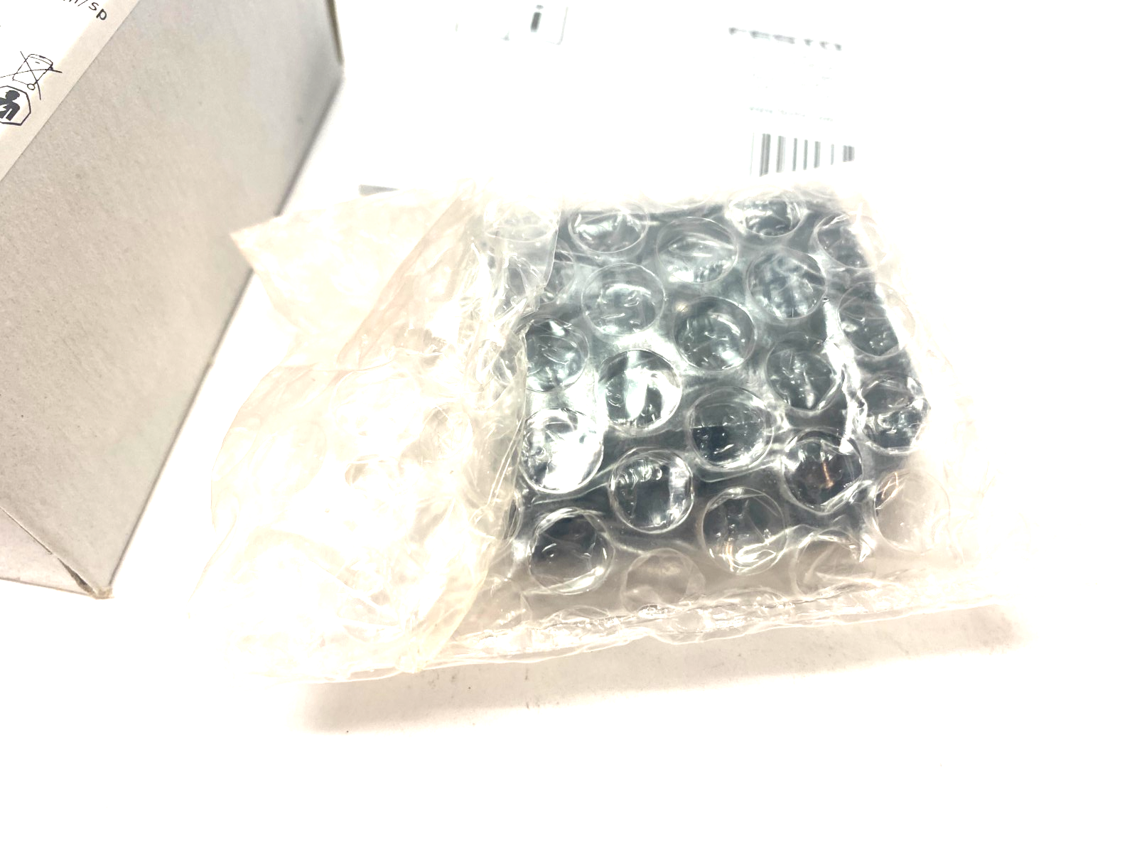Festo SPAU-V1R-H-T532D-L-PNLK-PNVBA-M8D Digital Pressure Sensor 8001217 - Maverick Industrial Sales