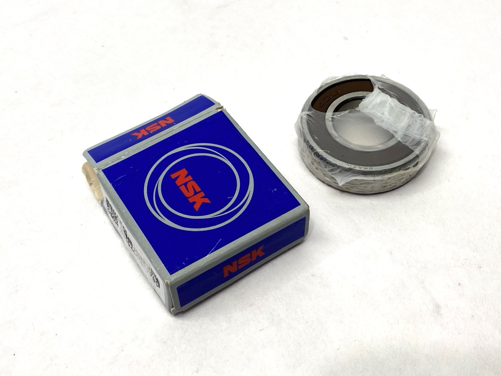 6004DDUC3E | NSK Single Row Deep Groove Ball Bearing 20mm ID 42mm OD 12mm Width - New – Open box - Maverick Industrial Sales