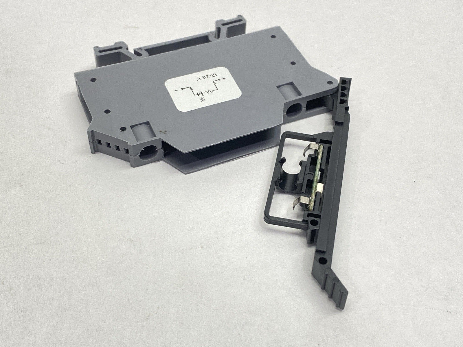 DN-F6L24 | DINnector Circuit Protection Terminal Block 30A 24V LOT OF 14 - New Other - Maverick Industrial Sales