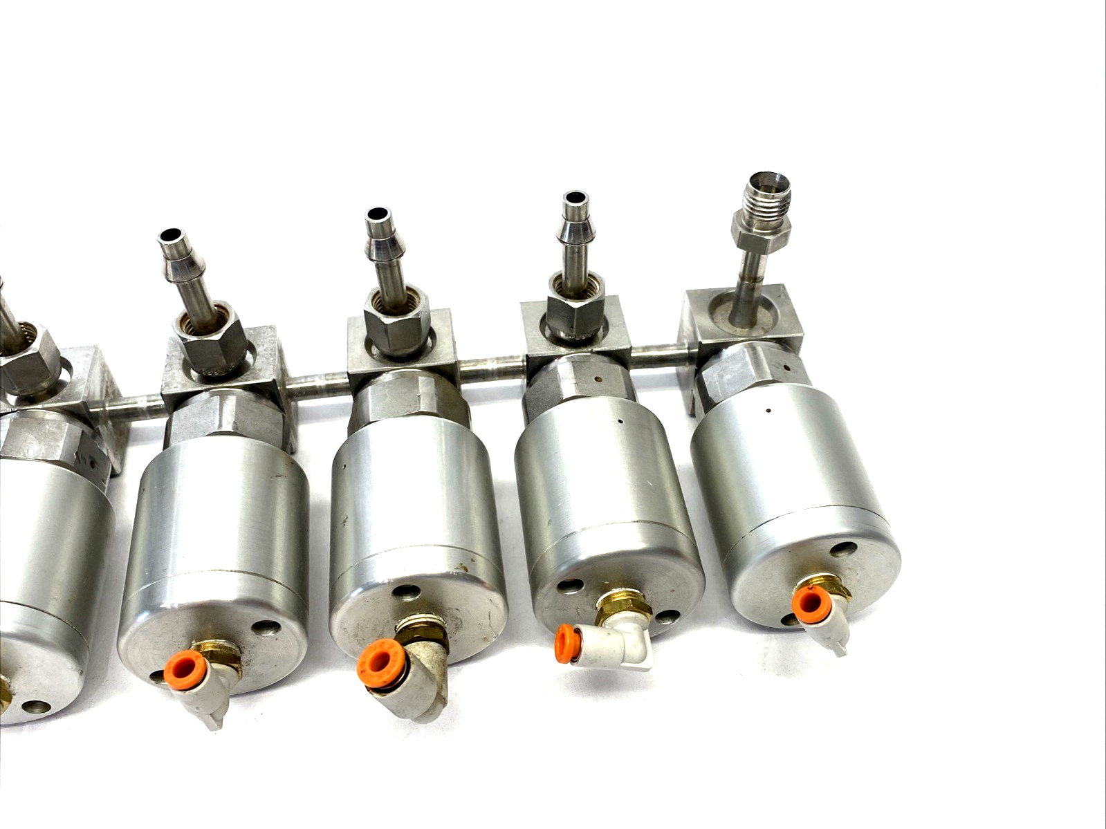 Swagelok 6L-VV-DPC111P-C Diaphragm Sealed Valve 8-Unit Manifold - Maverick Industrial Sales