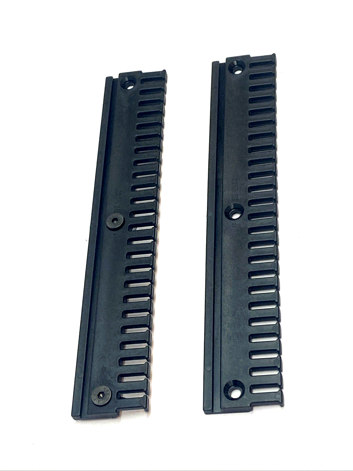 Igus 3250.ZB Separator for 3250 Energy Chain LOT OF 2 - Maverick Industrial Sales