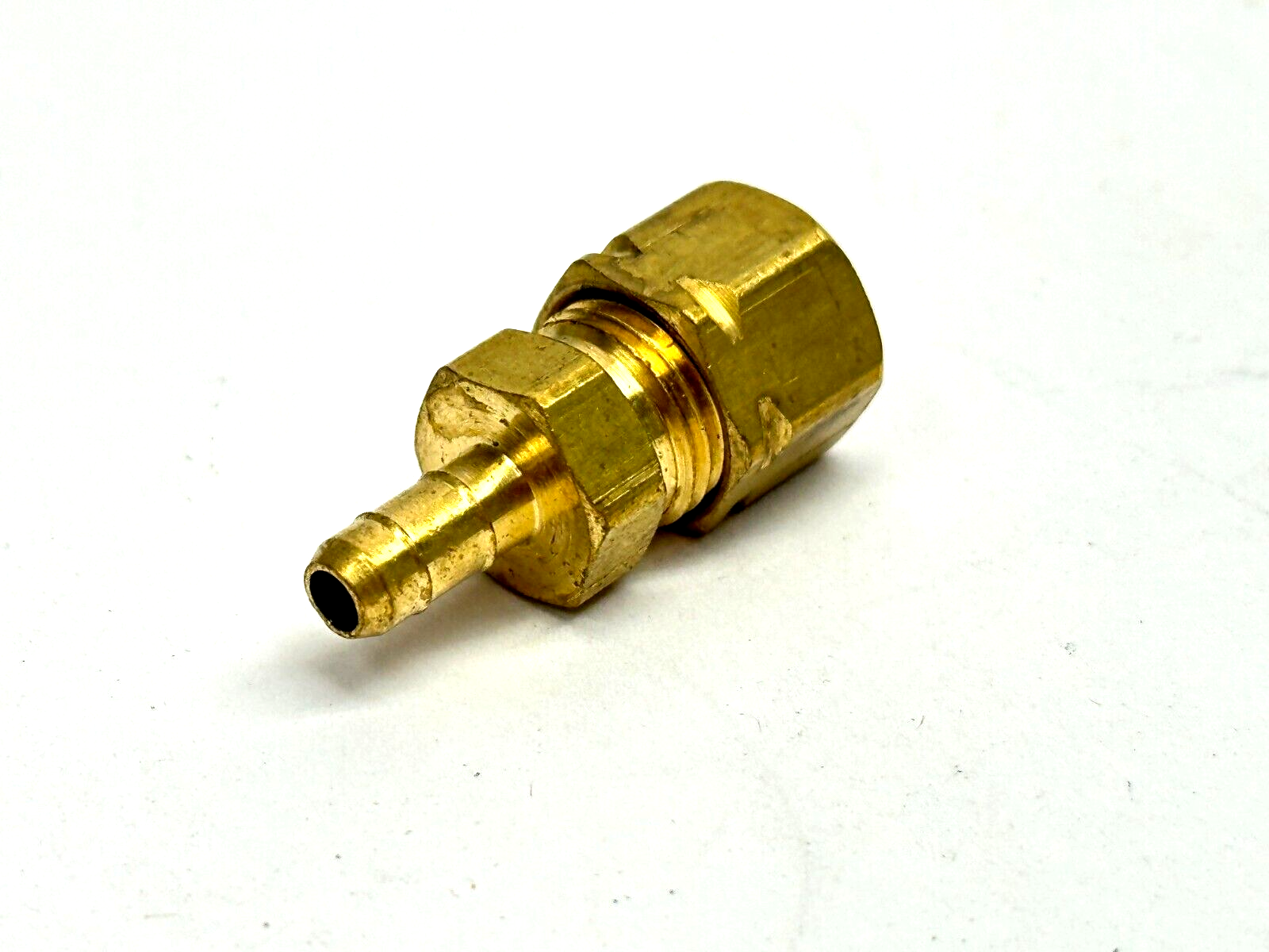 Parker X22CA-4-4 1/4" OD Compression x 1/4" Barb Adaptor Brass LOT OF 29 - Maverick Industrial Sales