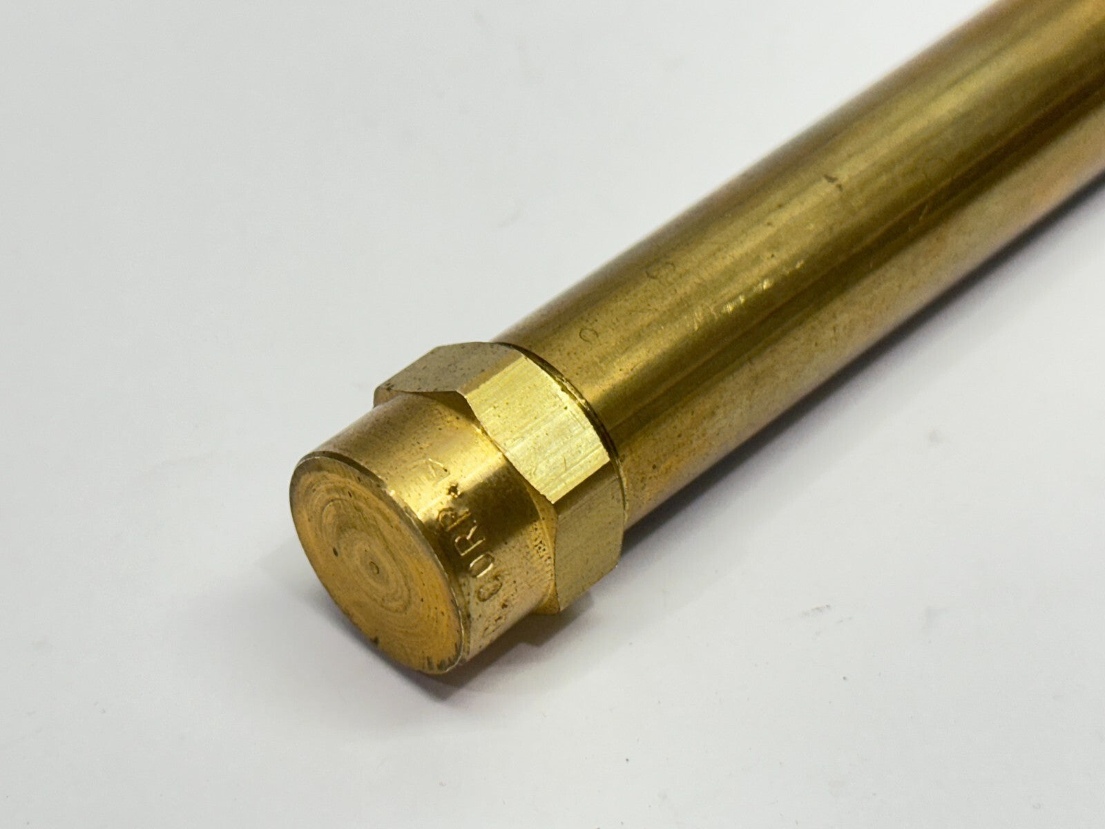 Trico Female Elbow Liquid Level Gauge w/ Closed System Top Cap 5/8" NPT 1/2" NPT - Used - Maverick Industrial Sales