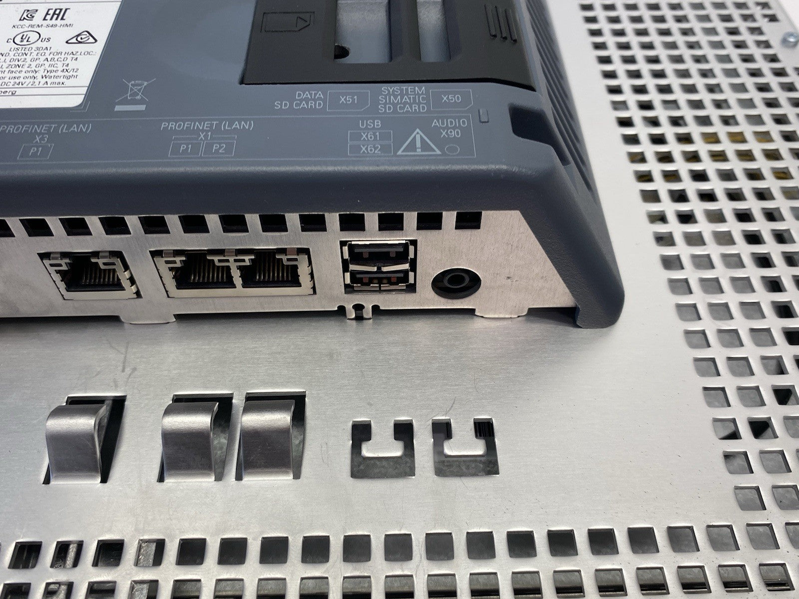 6AV2124-0QC02-0AX1 | Siemens SIMATIC HMI TP1500 Comfort Touch Panel SCREEN DAMAGE - Used - Maverick Industrial Sales