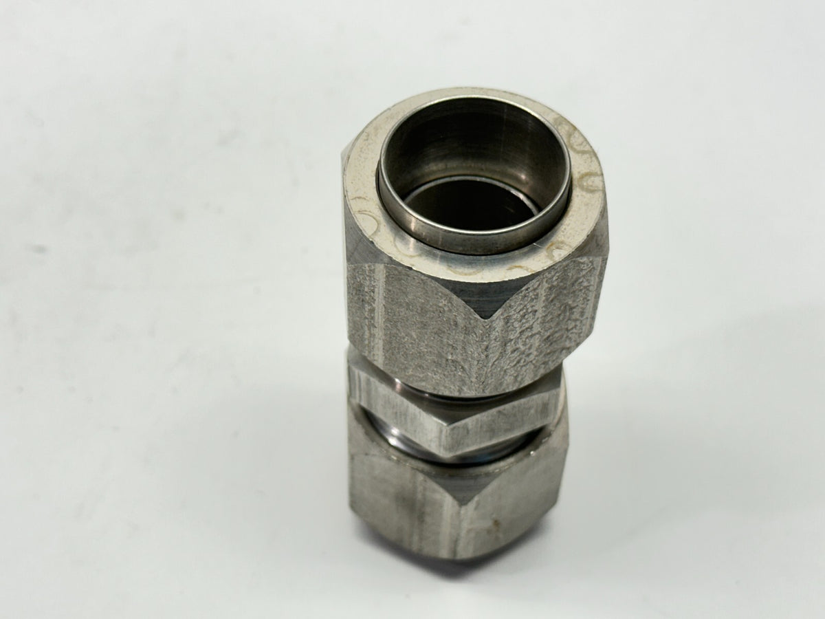 Parker 24 HBTX-SS Triple Lok 37 Degree Flare Union Stainless Steel 1-1/2" - Maverick Industrial Sales