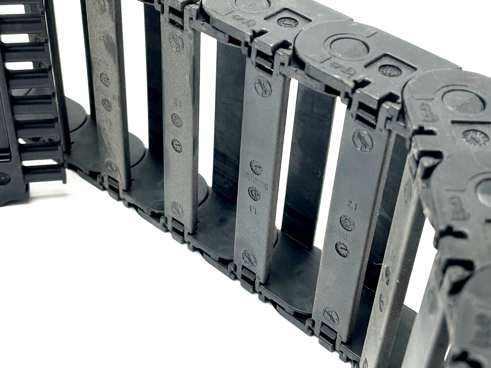 Igus 1400-080-038 Energy Chain Assembly 2-1/2 ft Length - Maverick Industrial Sales