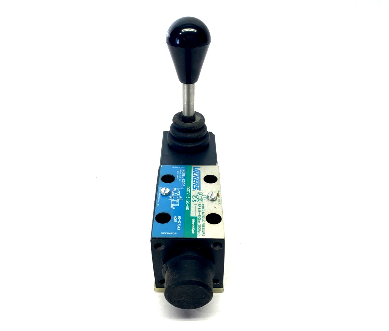 Vickers DG17V-3-2C-60 Lever Actuated Directional Control Valve - Maverick Industrial Sales