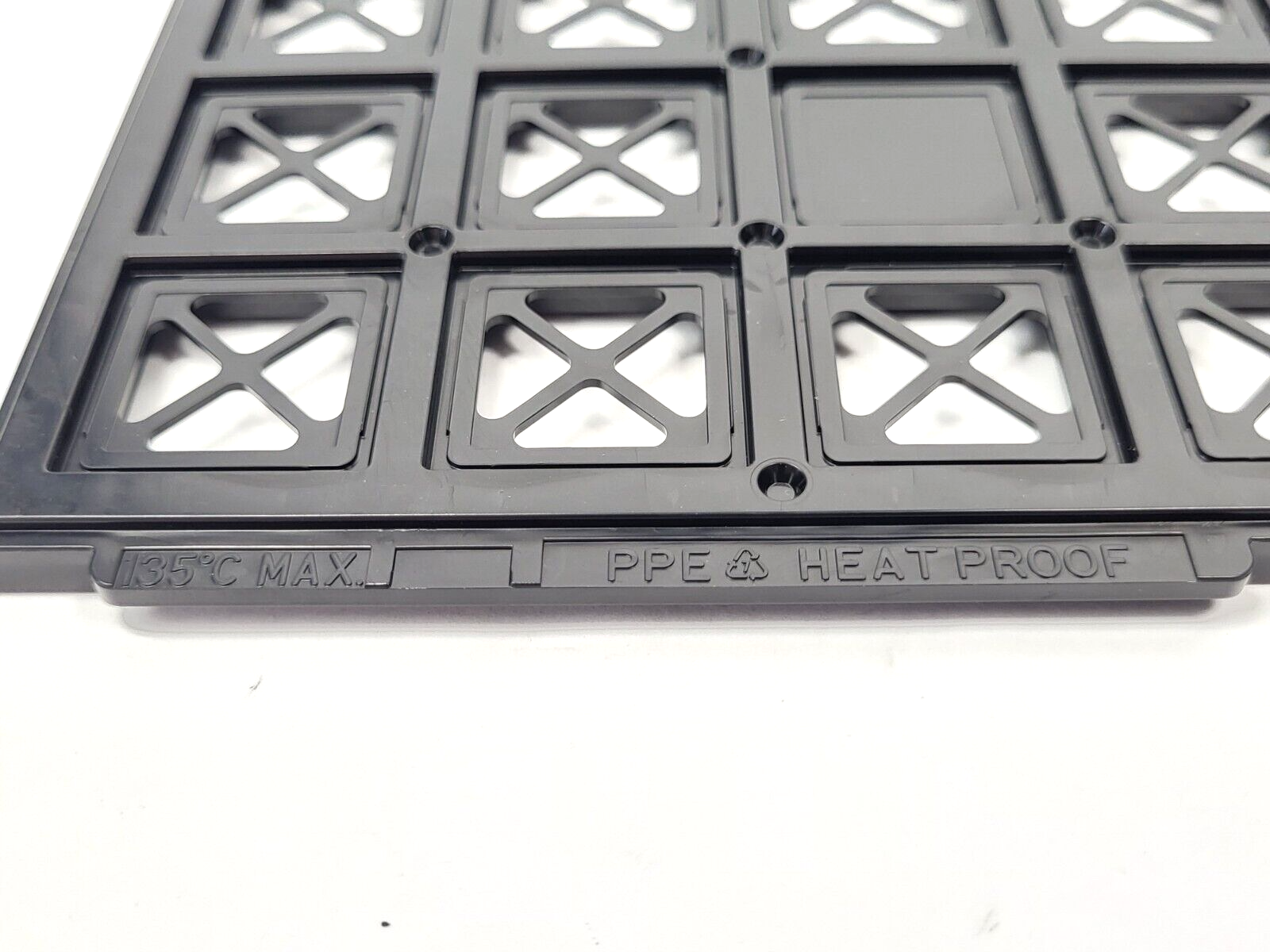 Renesas LQFP24X24X14 Max Module Tray of 40 - Maverick Industrial Sales