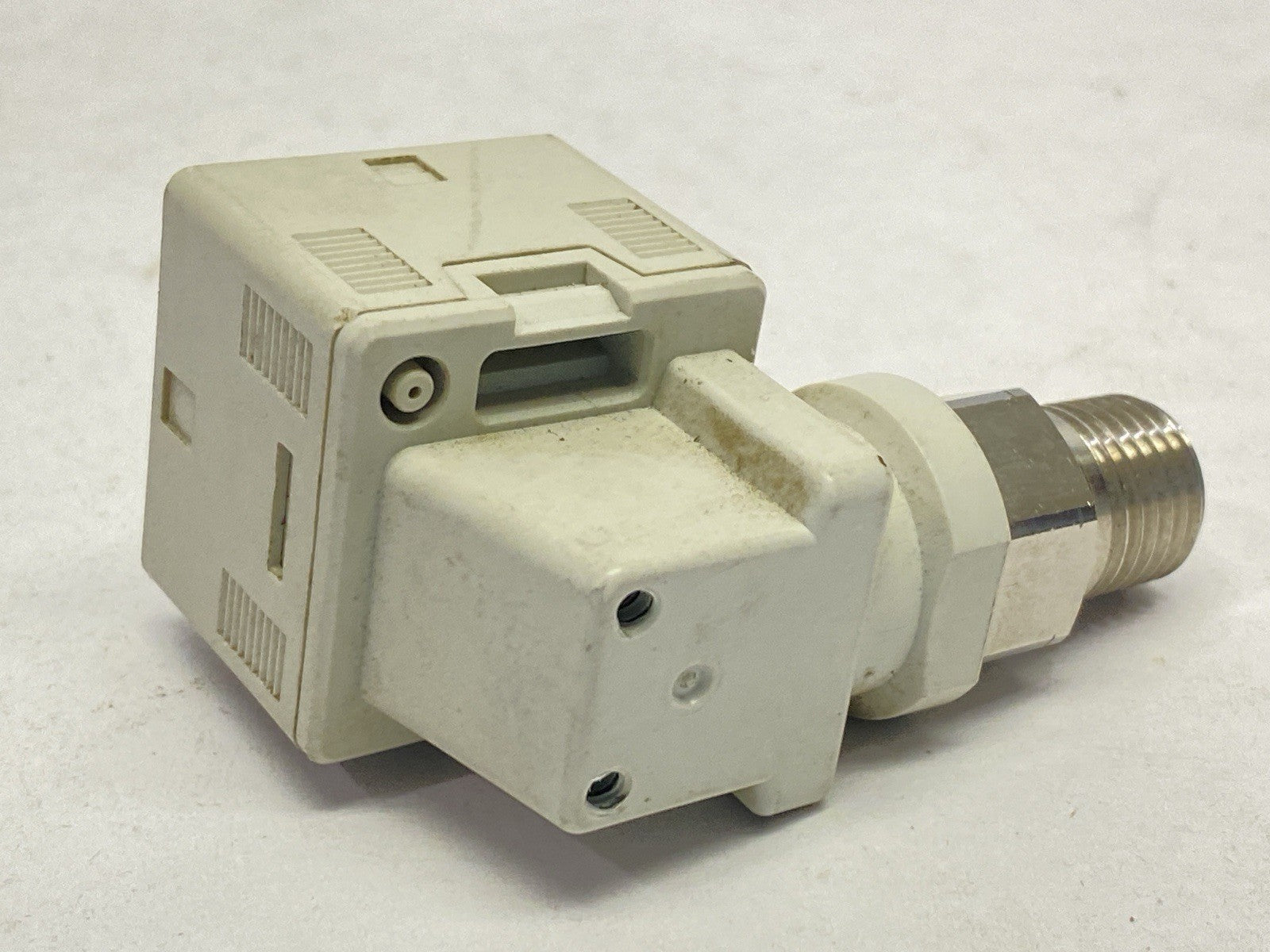 ZSE20CF-V-P-N02L | SMC Digital Vacuum Sensor 12-24VDC - Used - Maverick Industrial Sales