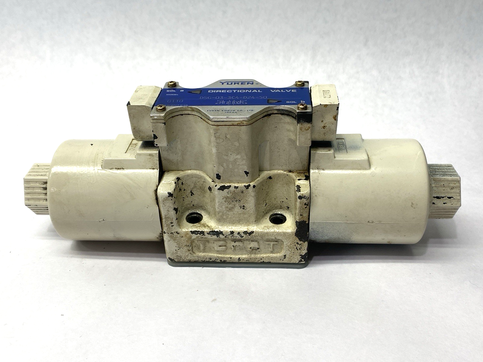 DSG-03-3C4-D24-50 | Yuken Hydraulic Directional Control Valve 31.5MPa SHELFWARE - New – Open box - Maverick Industrial Sales