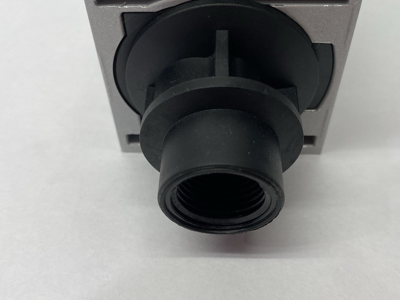 Festo MS6-EE-1/2-10V24P-S-UL1 On/Off Valve G1/2 Ports 24VDC 527682 - Maverick Industrial Sales