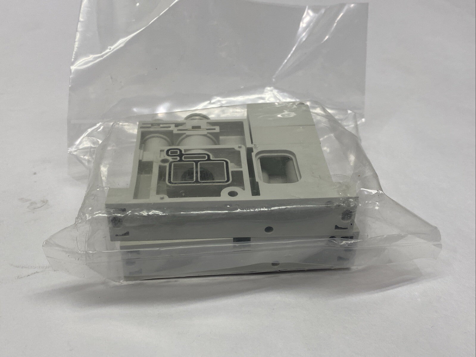 SMC ZZQ104-BSB Pneumatic Manifold Vacuum Ejector - Maverick Industrial Sales