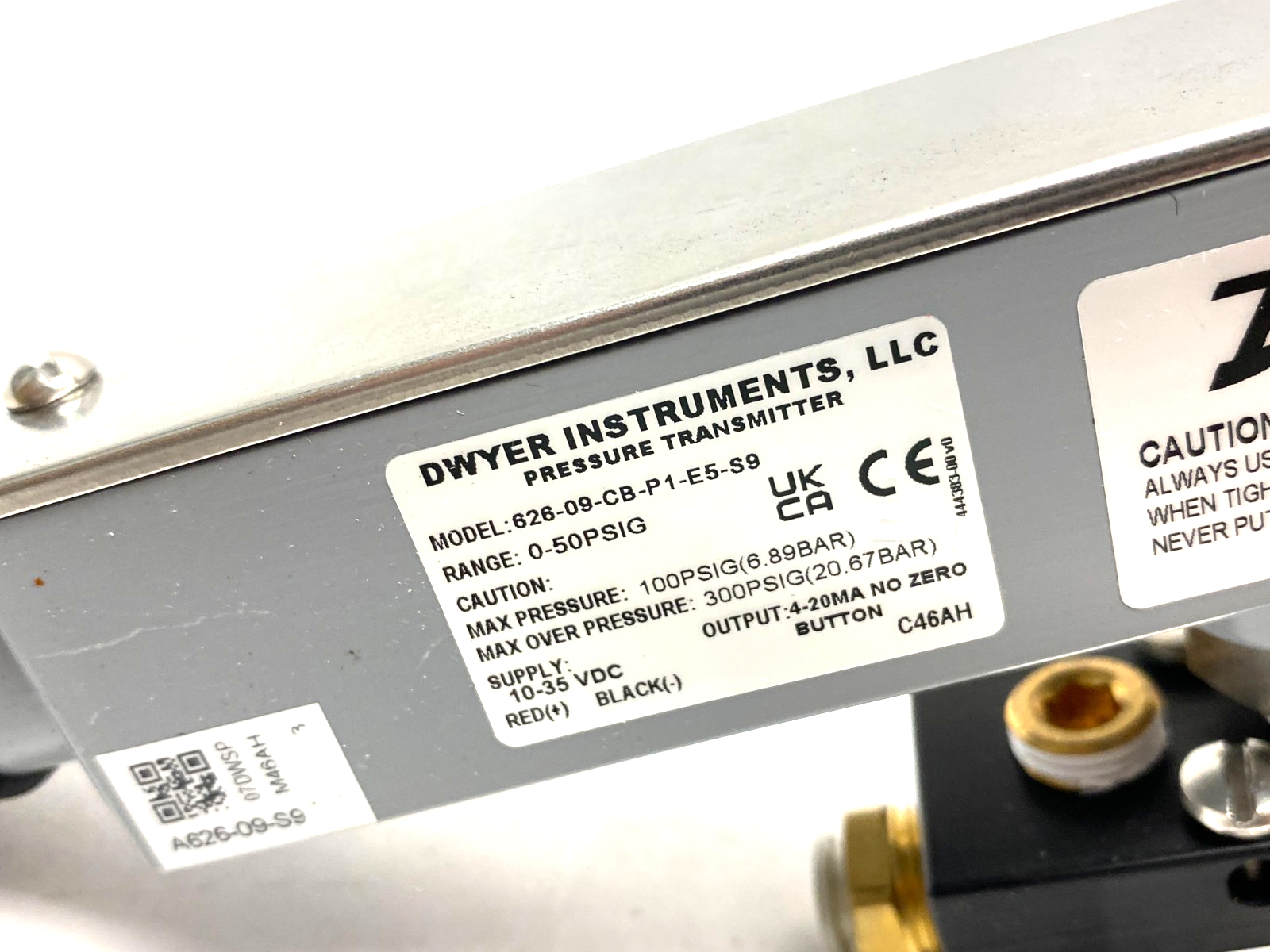 626-09-CB-P1-E5-S9 | Dwyer Industrial Pressure Transmitter w/ MRA-2DC Manifold - New – Open box - Maverick Industrial Sales