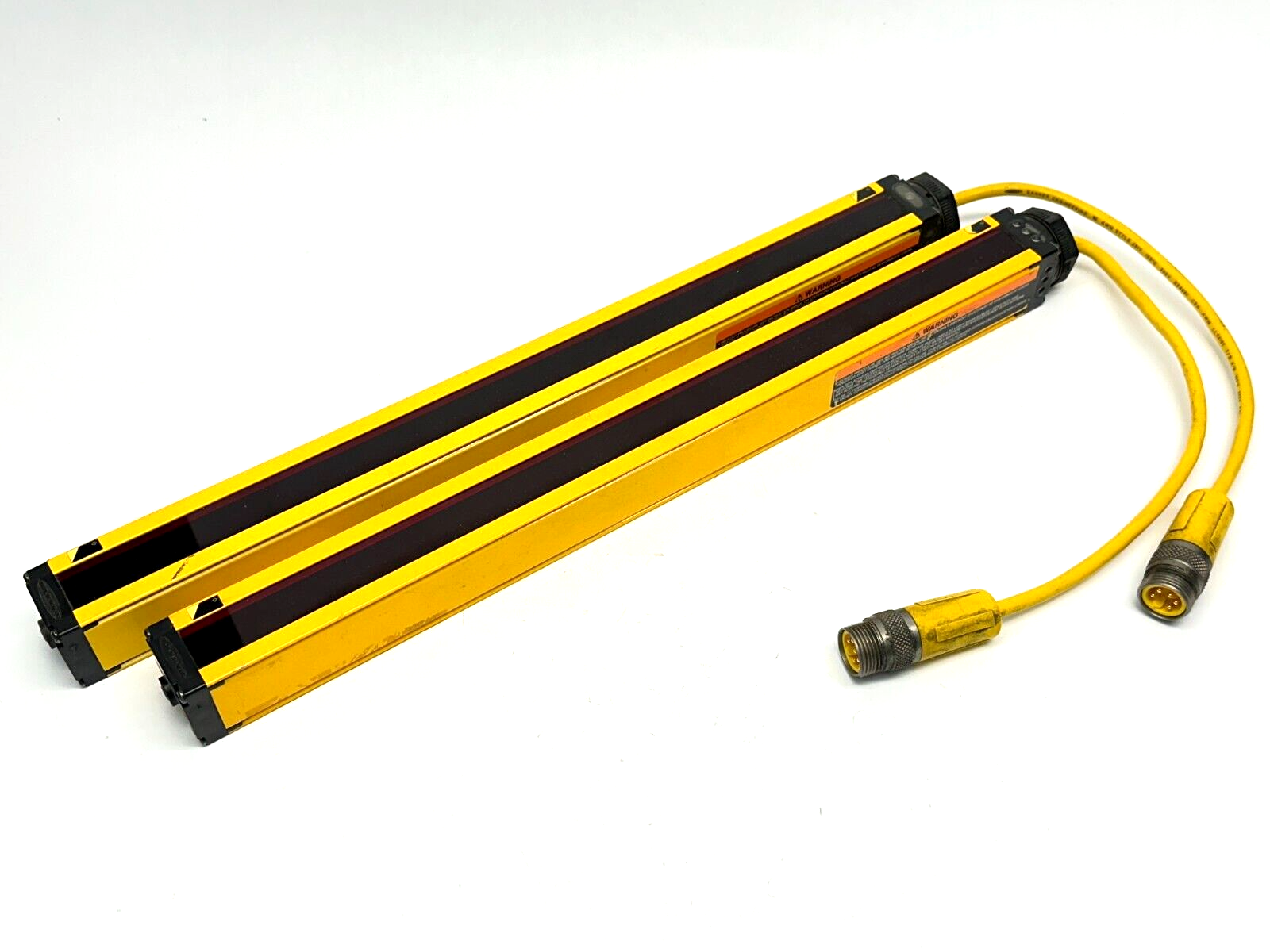 Banner MSXLE1624YP / MSXLR1624YP Emitter Receiver Mini-Screen Light Curtain Set - Maverick Industrial Sales