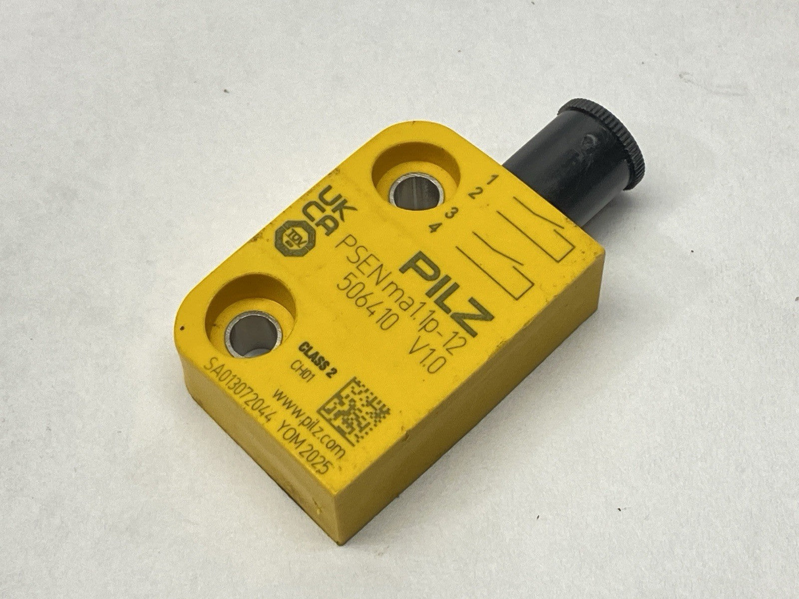 PSEN ma1.1p-12/3mm/ix1/1switch | Pilz Magnetic Safety Switch M8 4-Pin 506410 - New – Open box - Maverick Industrial Sales