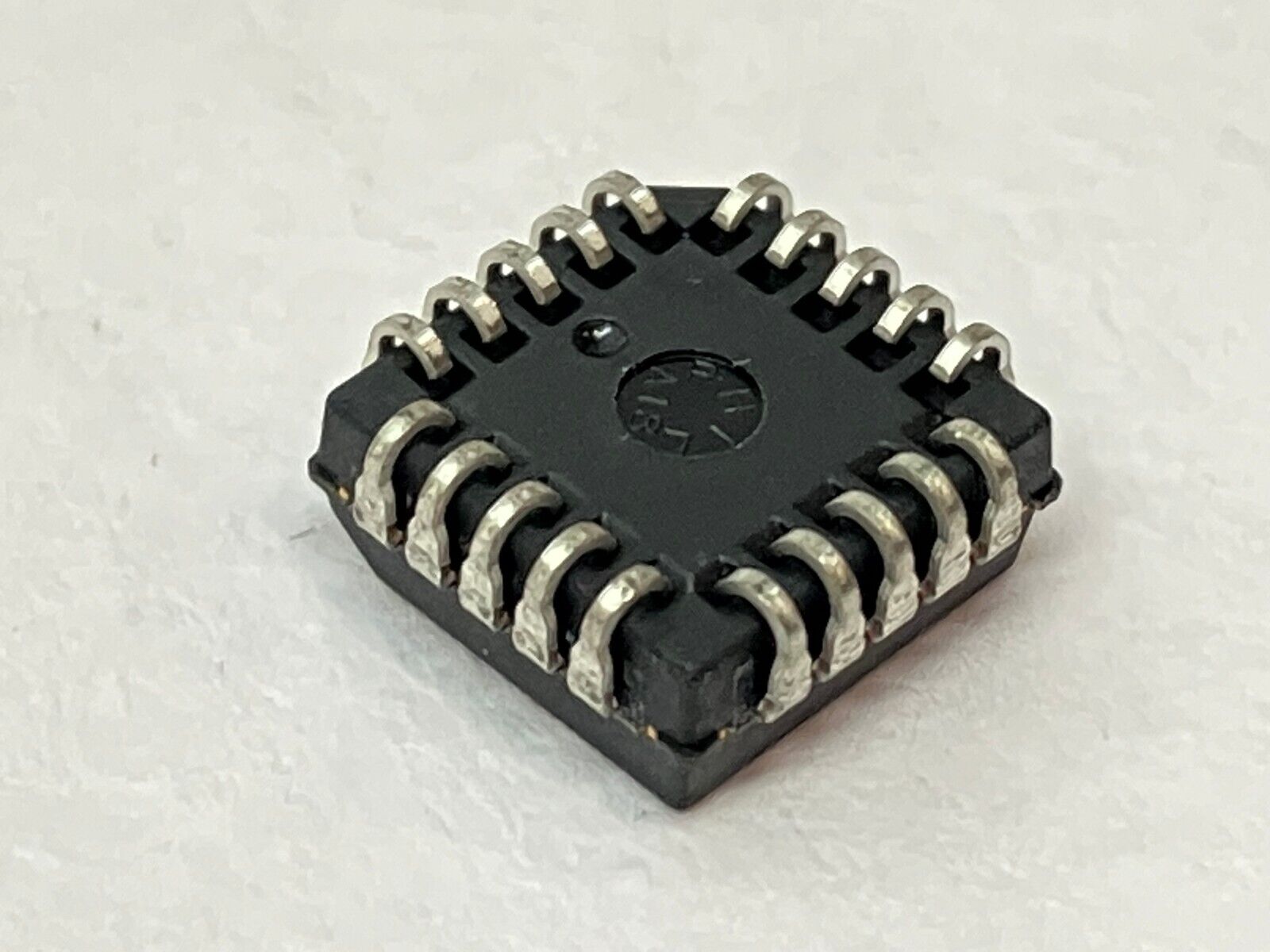 ON Semiconductor 10H102G Quad 2-Input NOR Gate LOT OF 4 - Maverick Industrial Sales