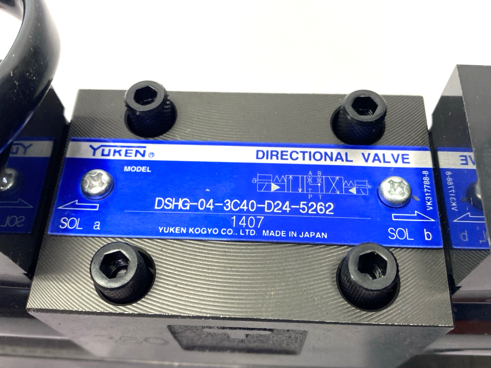 DSHG-04-3C40-D24-5262 | Yuken Hydraulic Directional Solenoid Valve 31.5MPa 4570PSI - New – Open box - Maverick Industrial Sales
