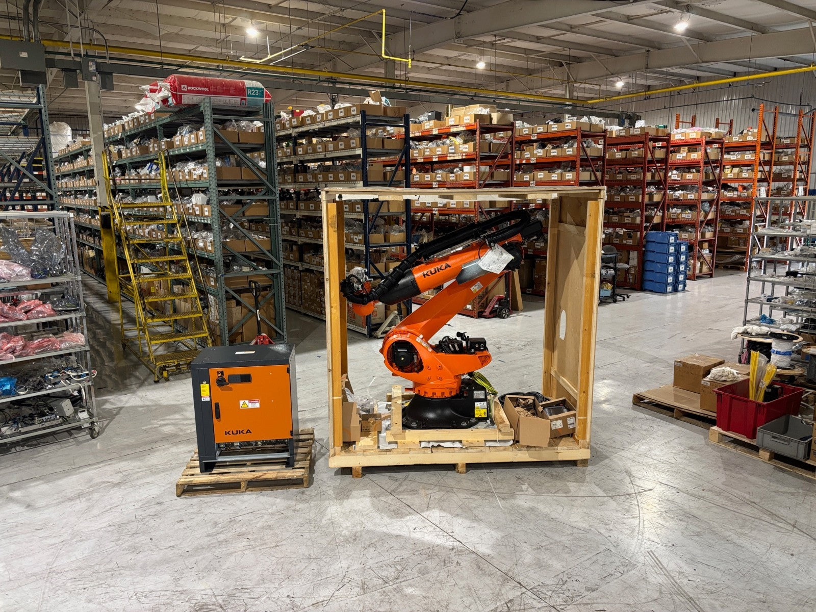 Kuka KR 120 R3100-2 / FLR Robot System KR C4 NA UL Control Cabinet GA20 A (2021) - Maverick Industrial Sales