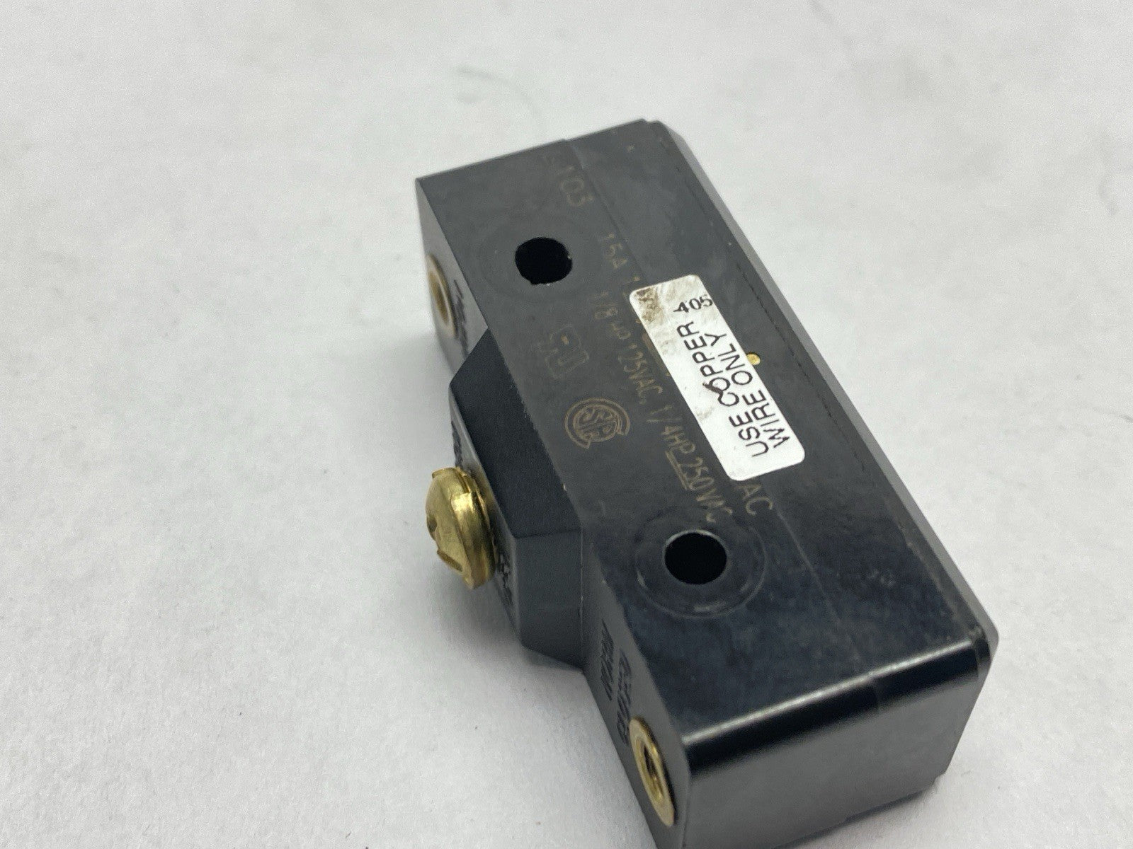 BZ-R814-A2 | Honeywell Microswitch 15A 125-480VAC - Used - Maverick Industrial Sales