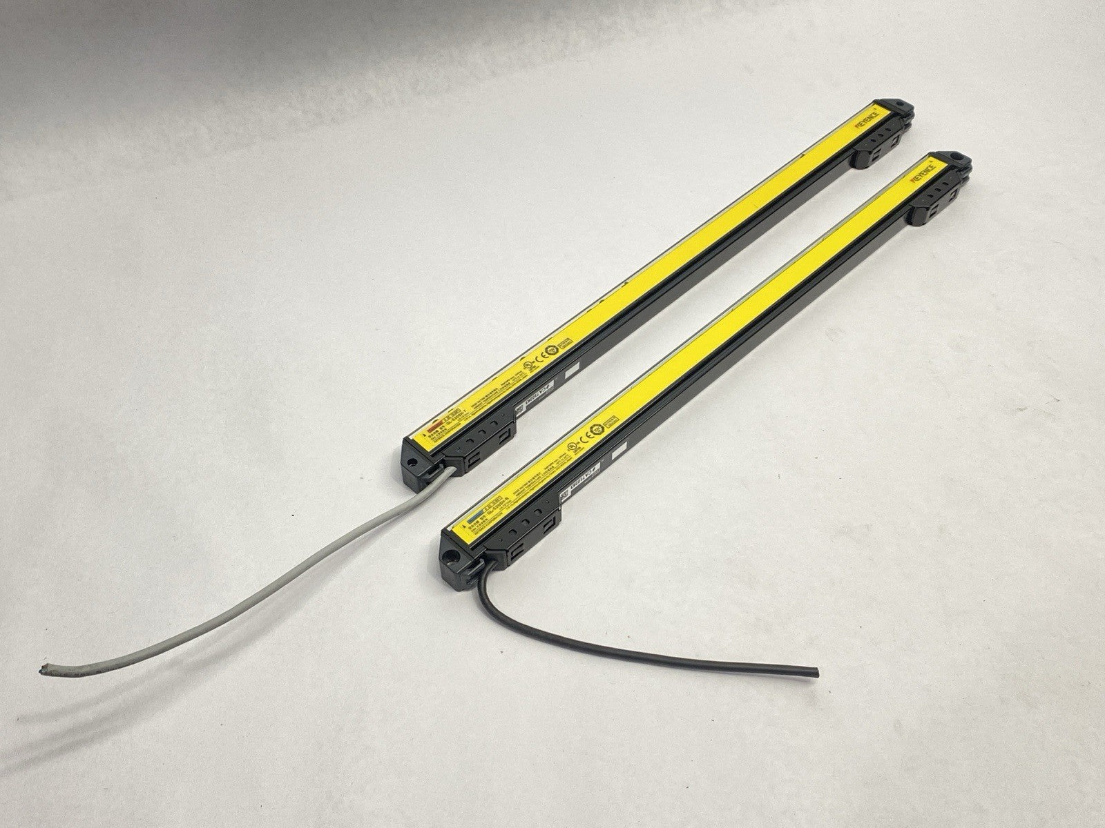 Keyence GL-S20SH Safety Light Curtain Slim Type 20 Beam Axes - Maverick Industrial Sales